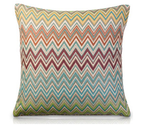 Square pillow with zigzag pattern